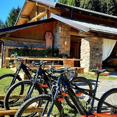 Chalet Chapeau Rar Castel Condino Exterior foto