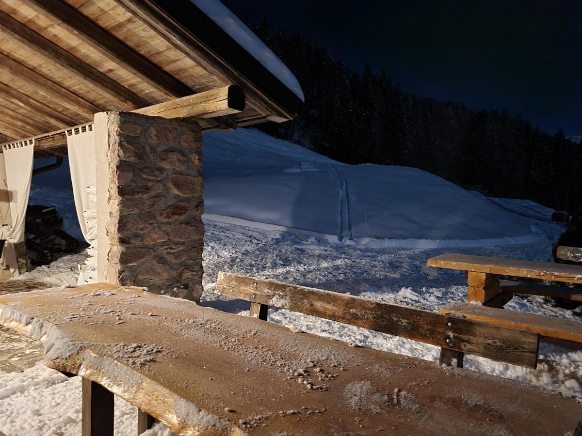 Chalet Chapeau Rar Castel Condino Exterior foto